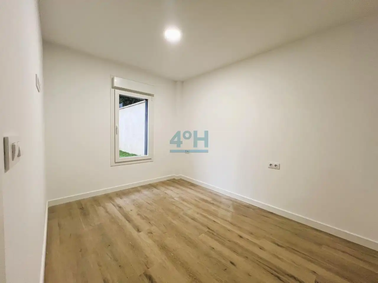 Dormitori de Apartament en venda en Ourense Capital  amb Calefacció i Terrassa