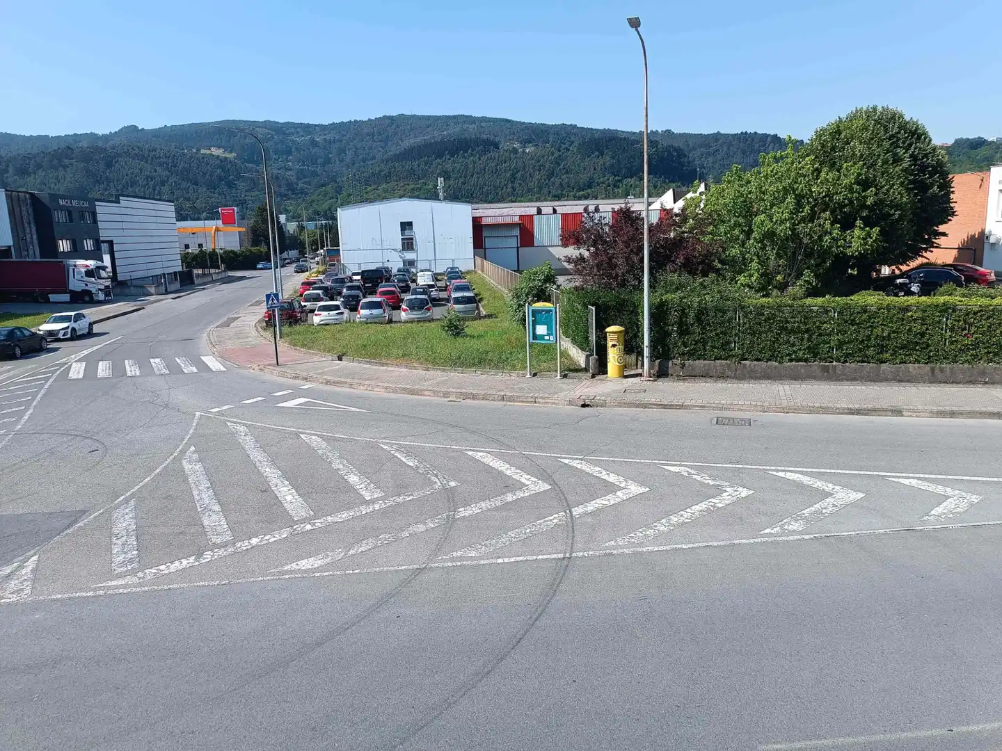 Parking de Nave industrial en venta en Derio