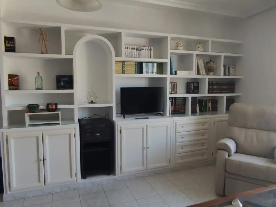 Wohnzimmer von Wohnung zur Miete in Plasencia mit Klimaanlage, Terrasse und Balkon