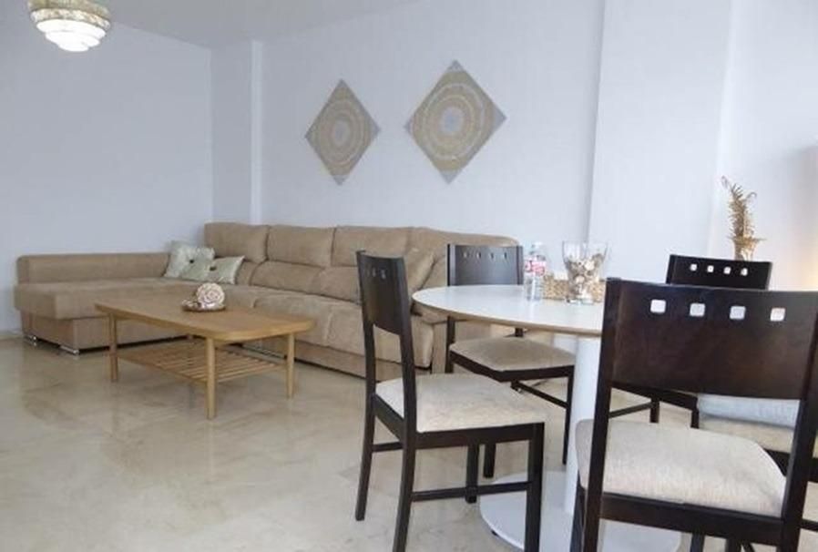 Sala d'estar de Pis de lloguer en Sabadell amb Aire condicionat, Jardí privat i Terrassa
