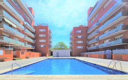 Swimming pool of Flat for sale in Reus  with Air Conditioner, Terrace and Balcony