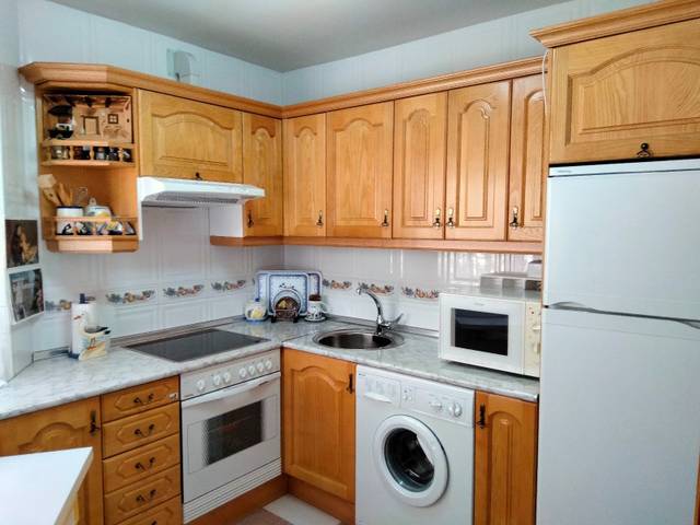 Casa adosada en Venta en Calle Enrrollada en Navacepedilla de Corneja