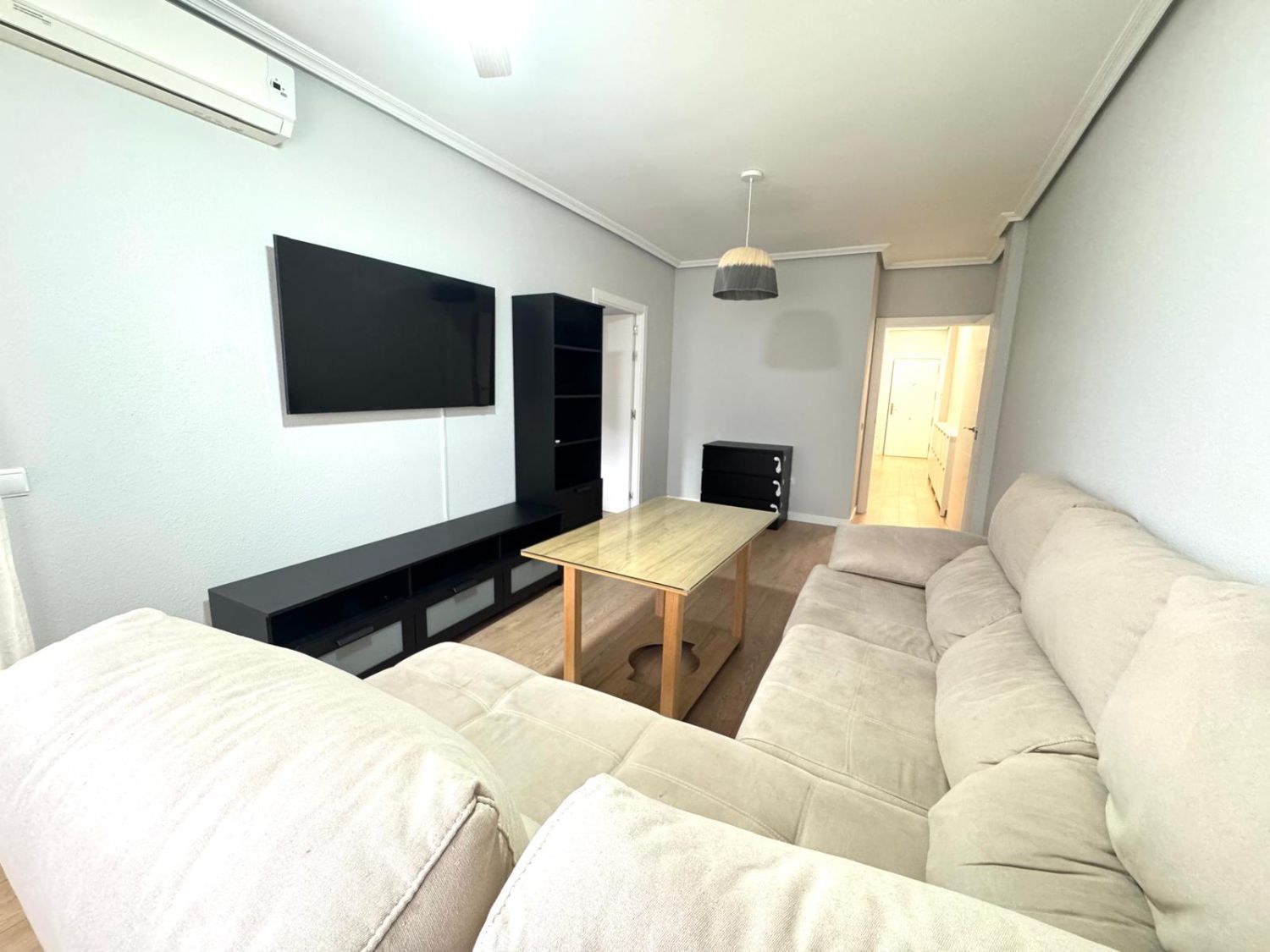 Living room of Flat to rent in Badajoz Capital  with Air Conditioner, Terrace and Furnished
