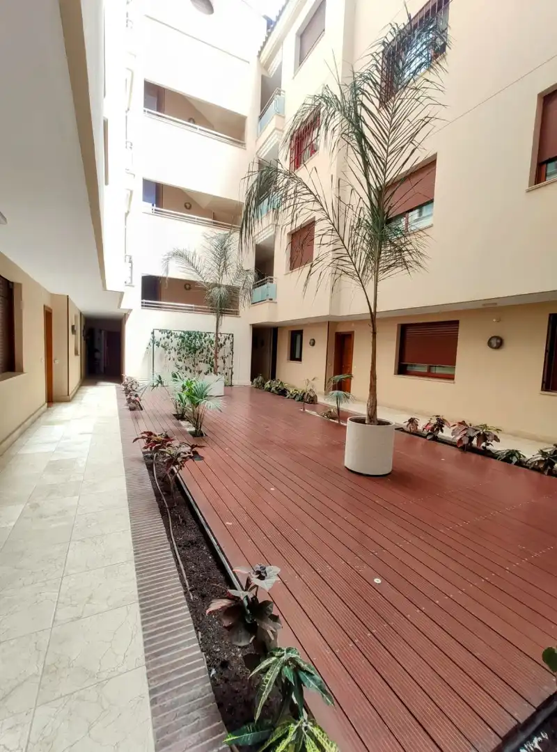 Terraza de Piso en venta en Marbella con Aire acondicionado, Terraza y Amueblado