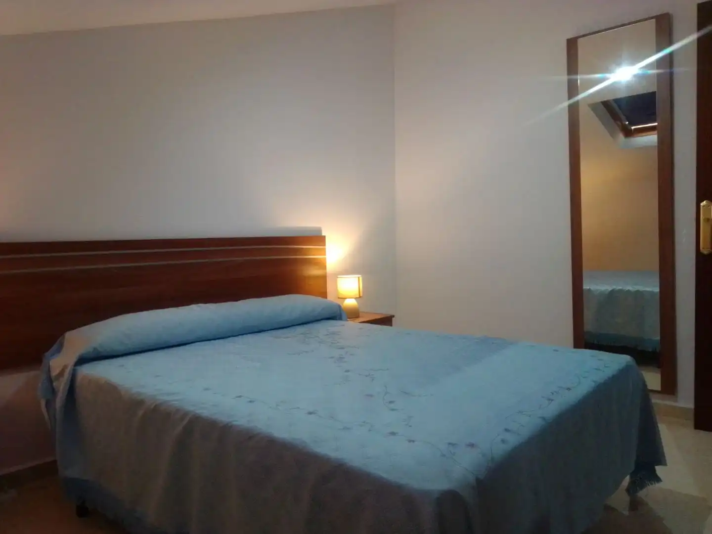 Habitación de Casa o chalet en venta en Calera de León con Aire acondicionado y TV