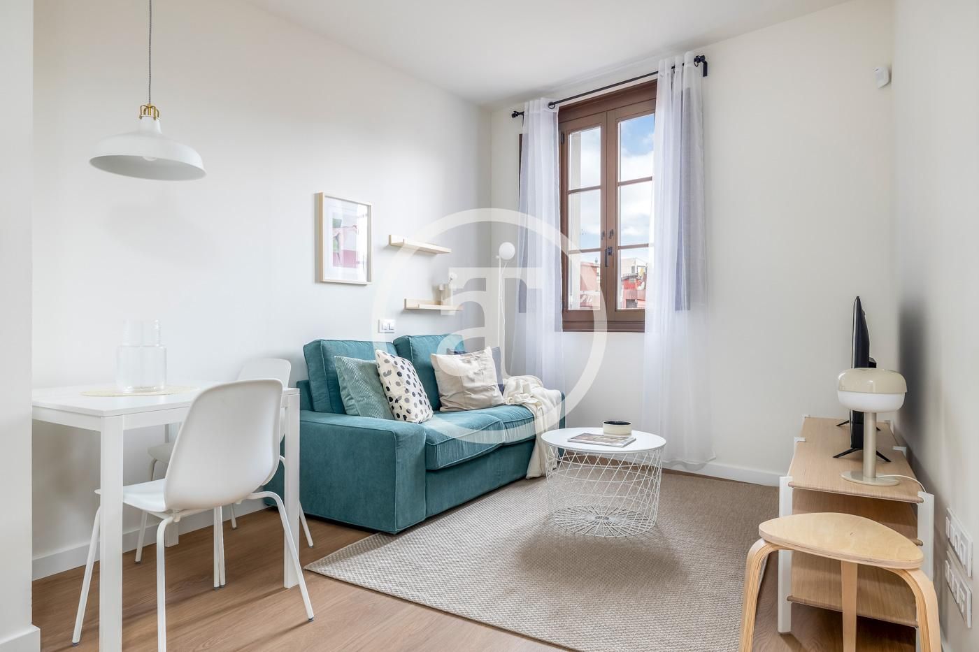 Sala de estar de Piso de alquiler en  Barcelona Capital con Amueblado, Horno y Lavadora