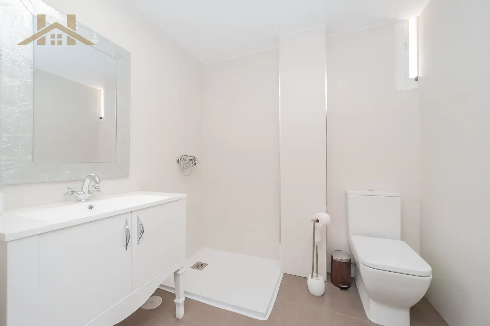 Doppelhaushälfte mit Pool zum Verkauf in Calle de Camariñas 108, imagen 36