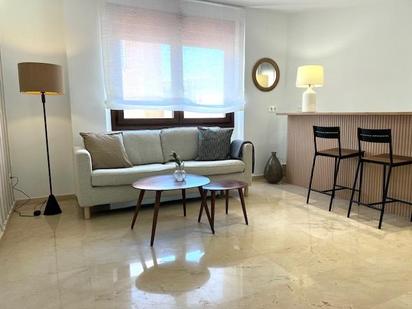 Living room of Flat for sale in  Sevilla Capital  with Air Conditioner and Parquet flooring