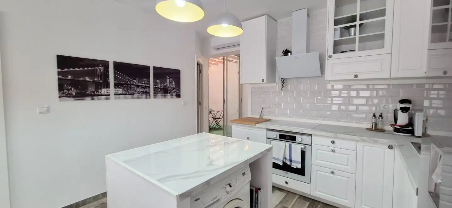 Kitchen of Ground floor for share in Elche / Elx  with Air Conditioner and Furnished