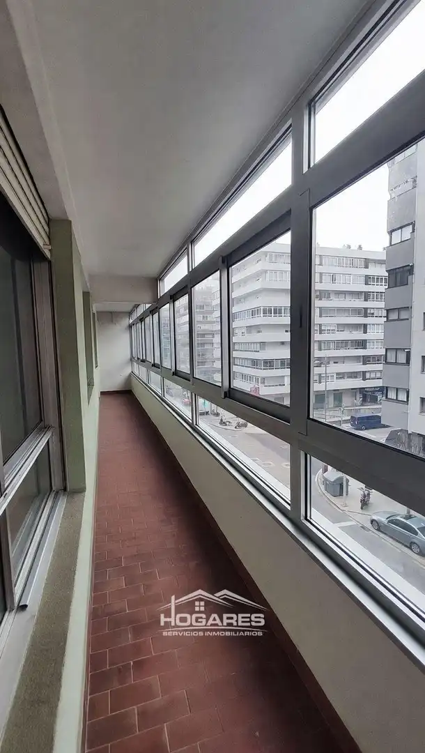 Piso en venta en Vigo  con Parquet, Trastero y Balcón