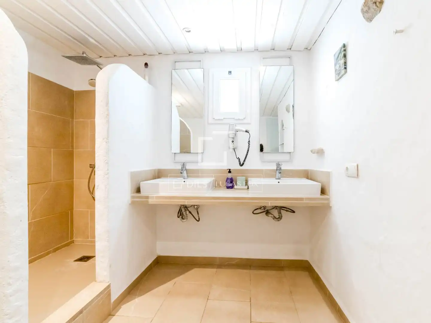 Baño de Finca rústica en venta en Canyelles con Aire acondicionado, Calefacción y Jardín privado