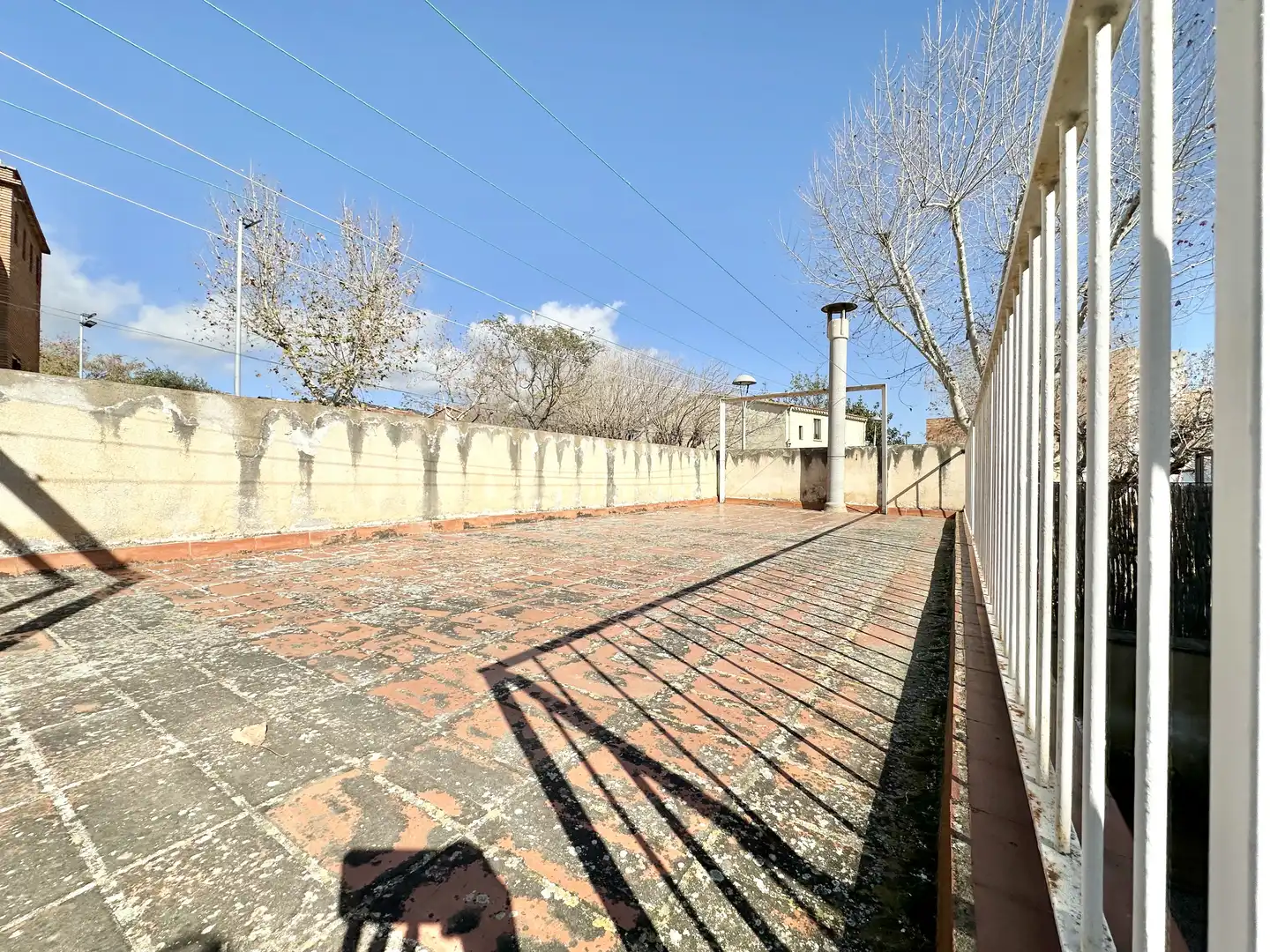 Außenansicht von Einfamilien-Reihenhaus zum Verkauf in El Masnou mit Heizung, Privatgarten und Terrasse