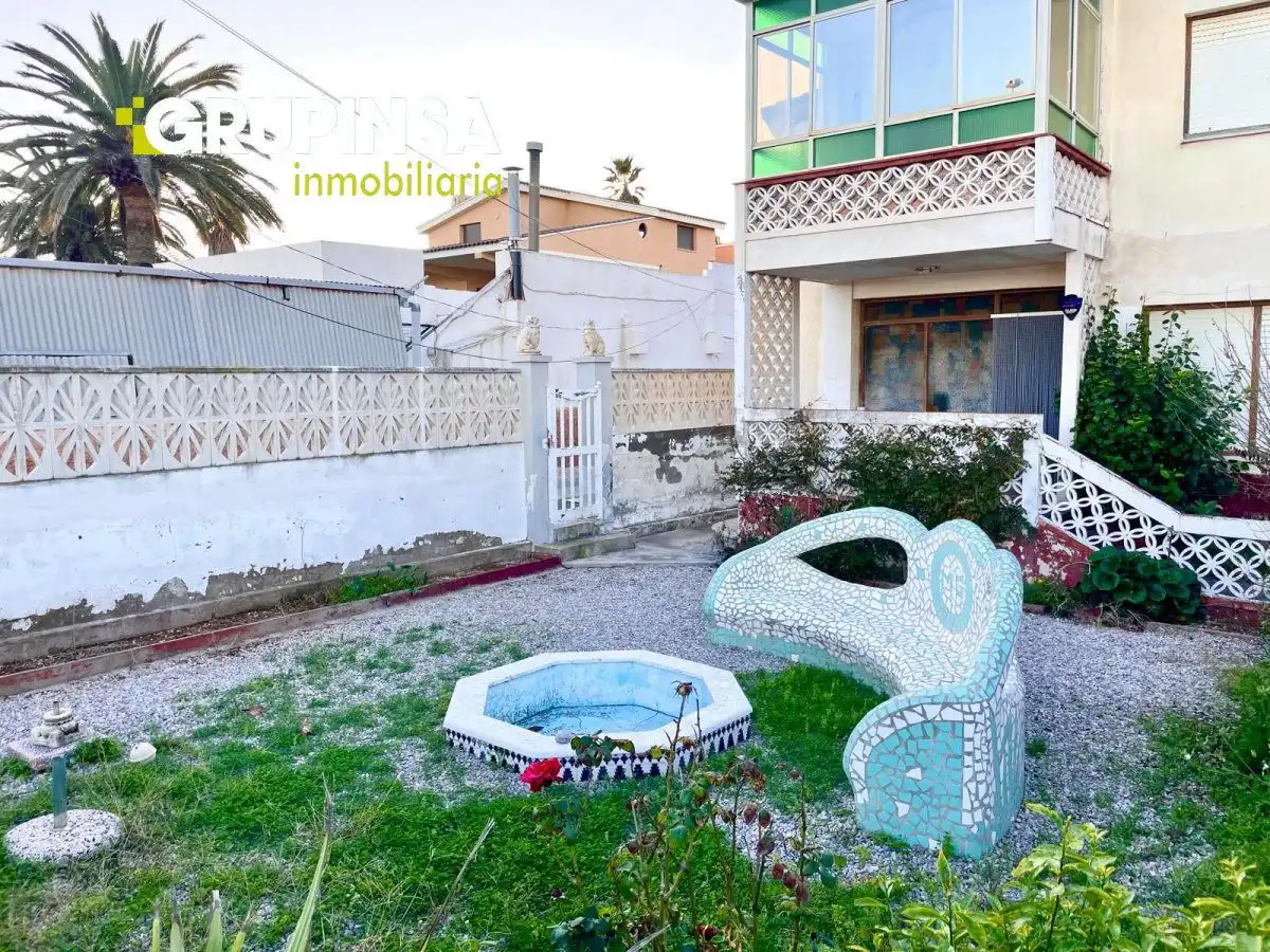 Vista exterior de Casa o chalet en venta en Almazora / Almassora con Jardín privado