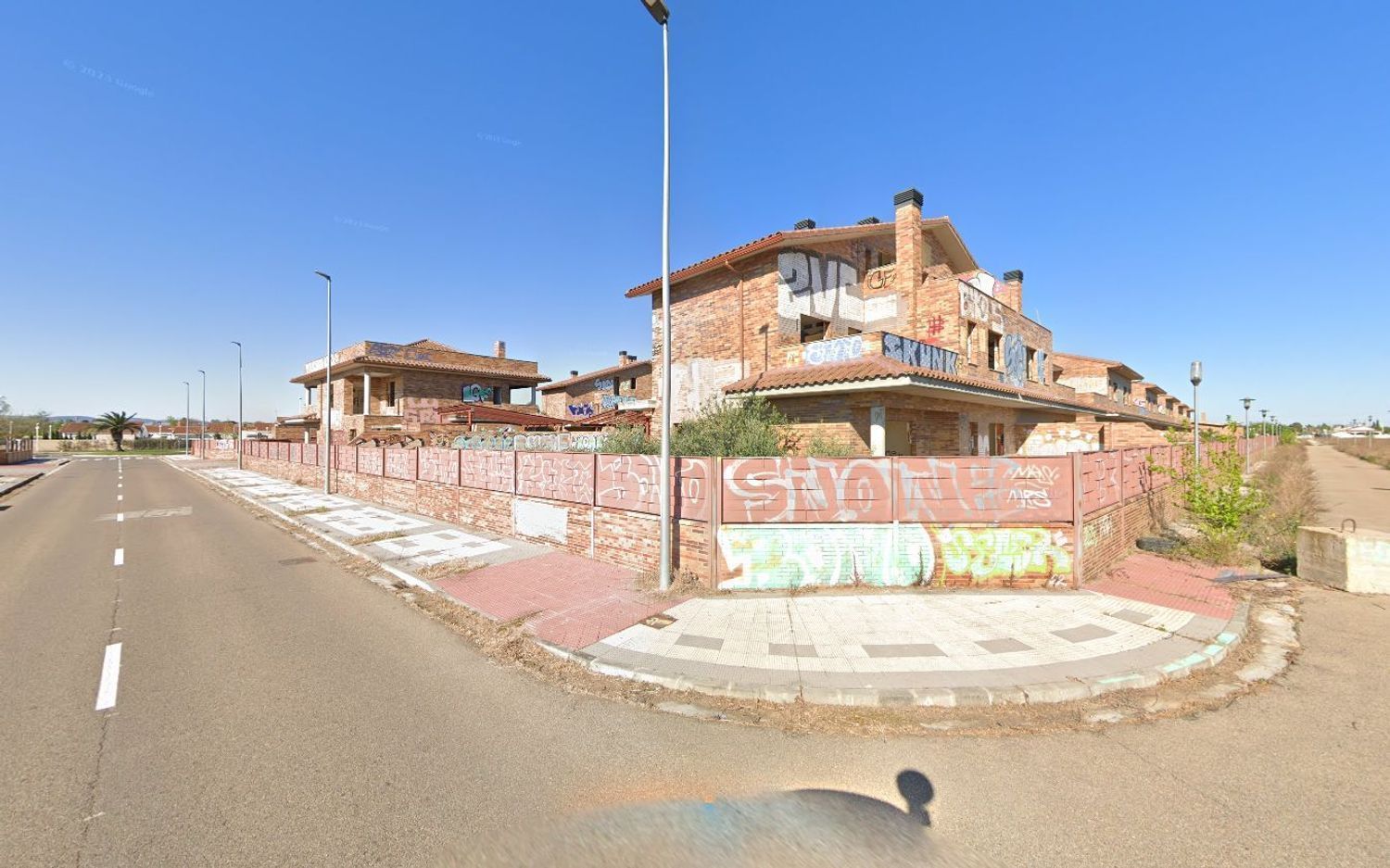 Building for sale in Pinseque