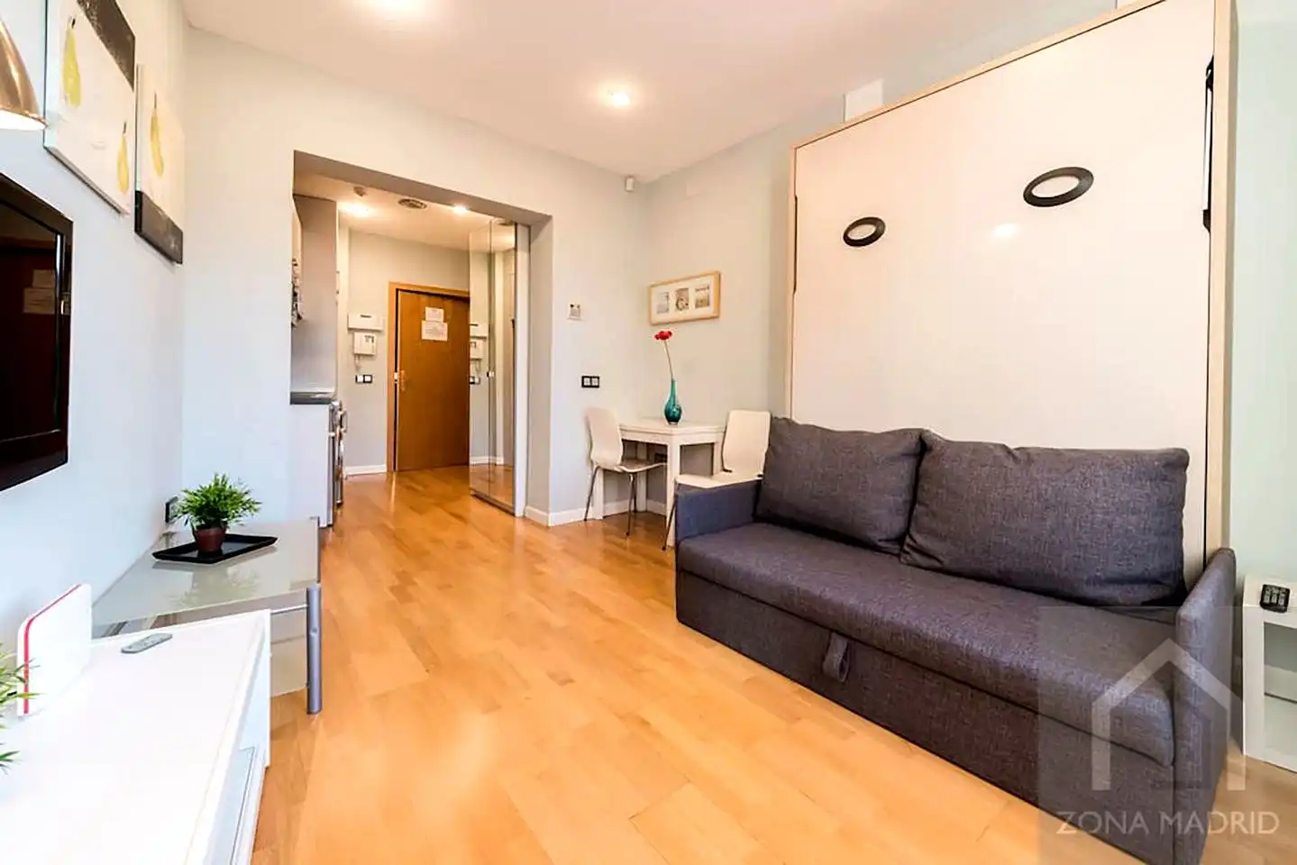 Sala d'estar de Estudi en venda en Madrid amb Moblat