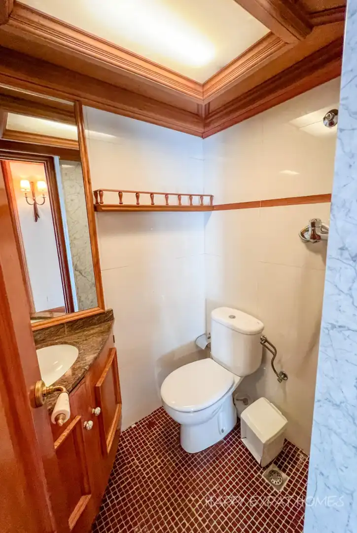 Bathroom of Houses for rent in Sant Just Desvern  with Air Conditioner, Heating and Private garden