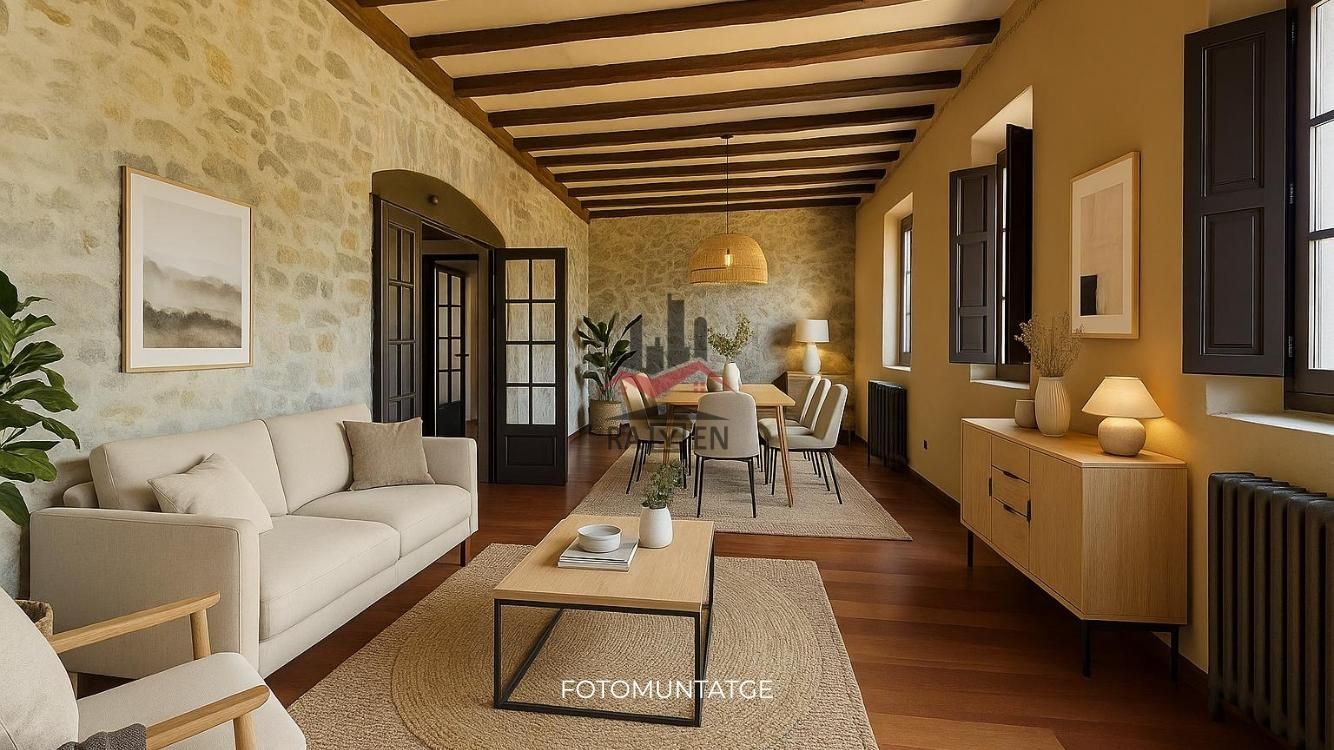 Sala d'estar de Finca rústica en venda en Saus, Camallera i Llampaies amb Calefacció i Jardí privat