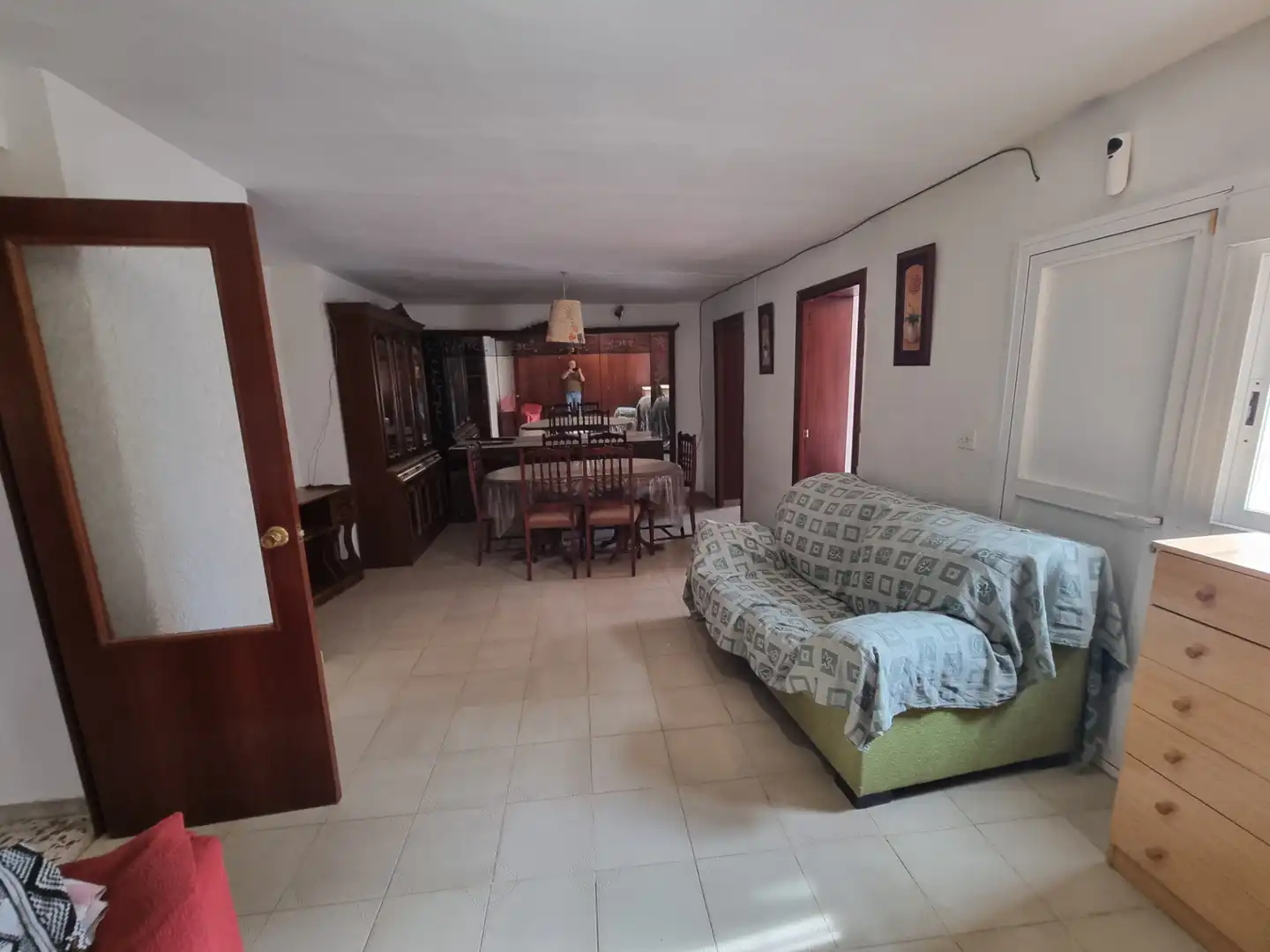 Sala d'estar de Casa o xalet en venda en Almería amb Jardí privat, Terrassa i Moblat