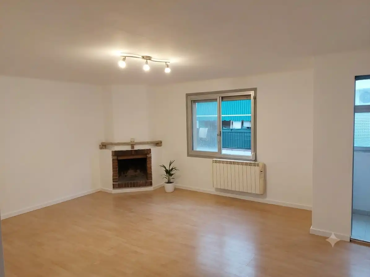 Living room of Flat for sale in Sant Celoni  with Heating, Parquet flooring and Balcony