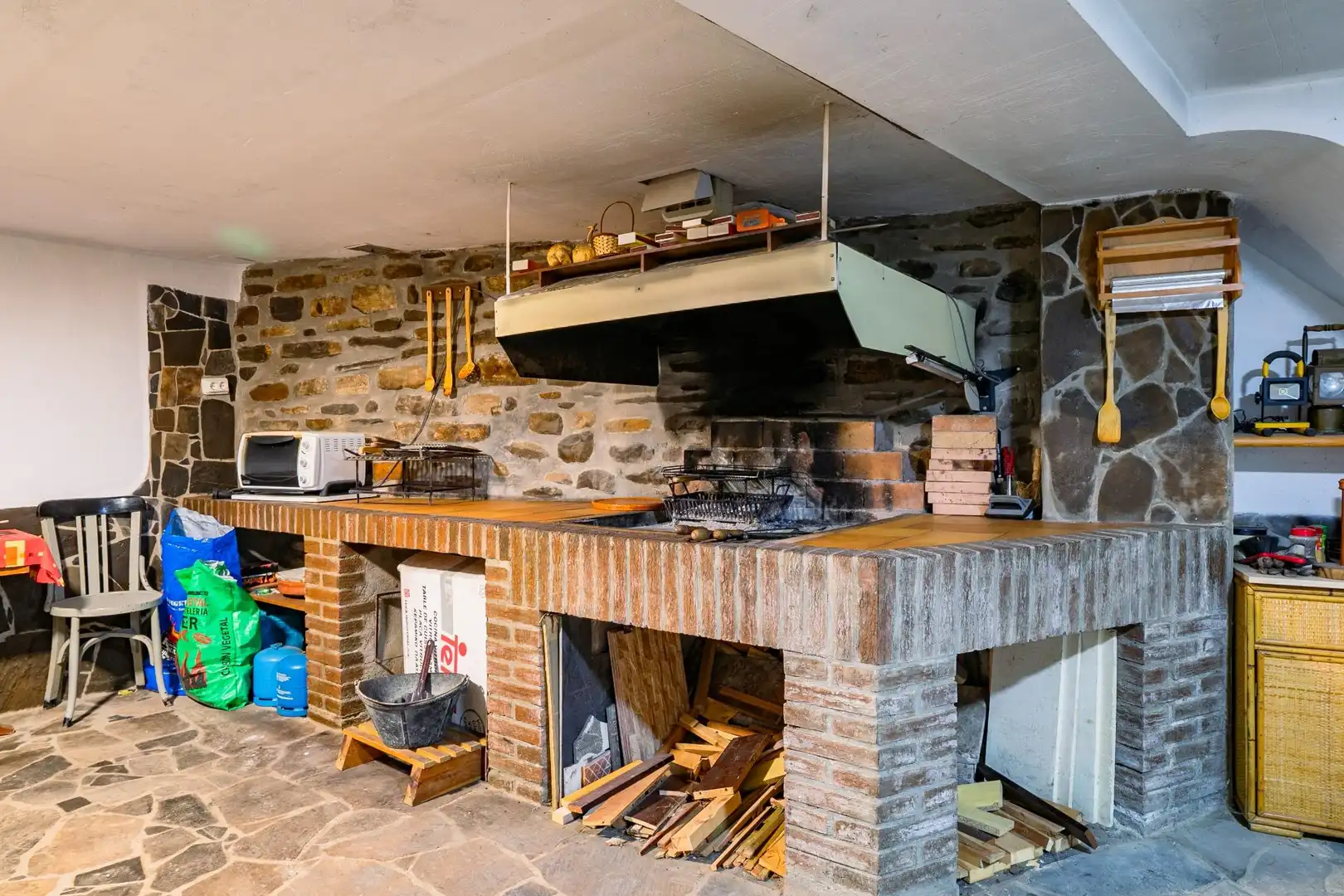 Cuina de Casa o xalet en venda en Castiello de Jaca amb Calefacció i Terrassa