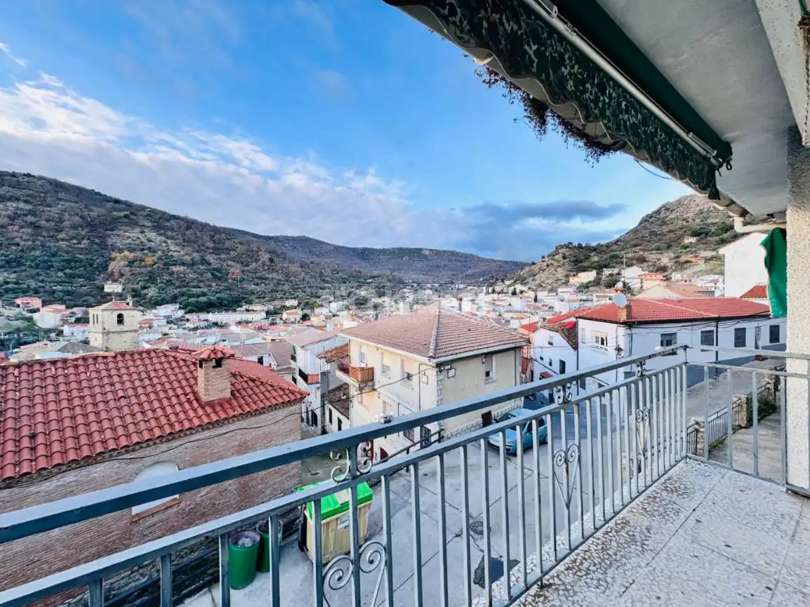 Vista exterior de Casa adosada en venda en El Real de San Vicente amb Calefacció i Terrassa