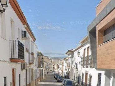 Casa en venda a Porcuna