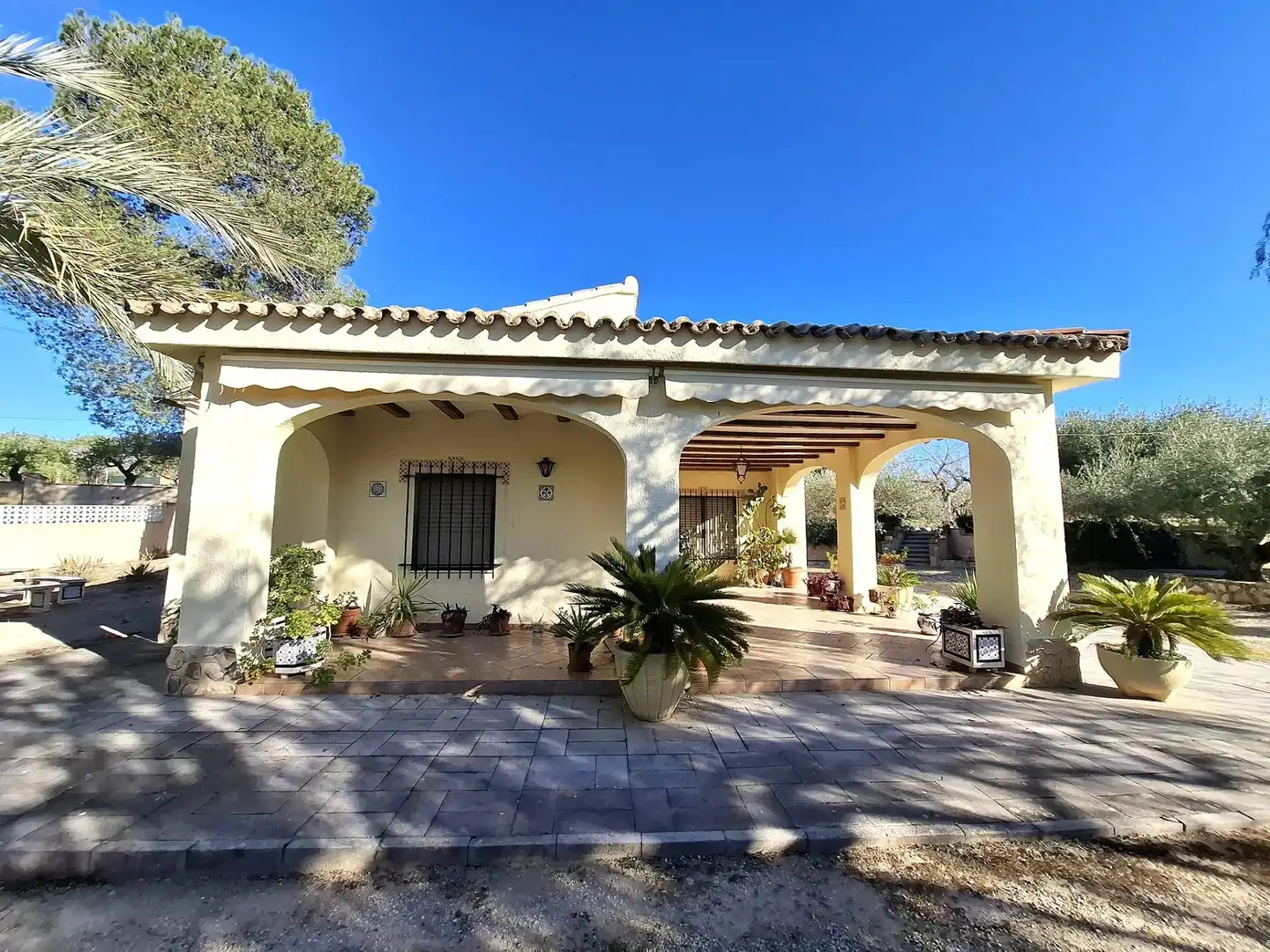 Vista exterior de Casa o xalet en venda en Ontinyent amb Traster i Piscina