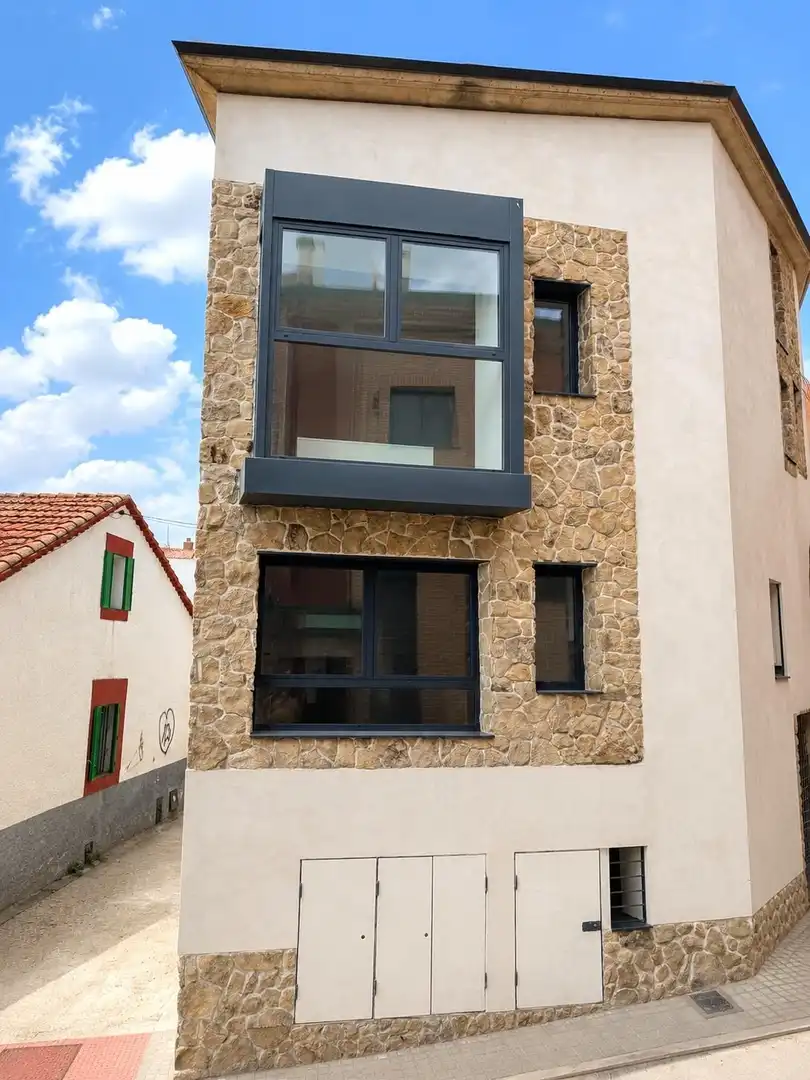 Vista exterior de Dúplex en venta en Miraflores de la Sierra con Aire acondicionado y Calefacción