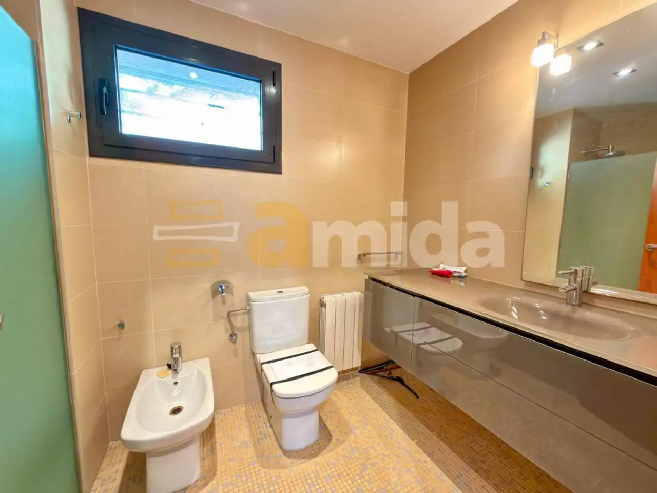 Bathroom of Houses for sale in Terrassa  with Heating, Private garden and Parquet flooring