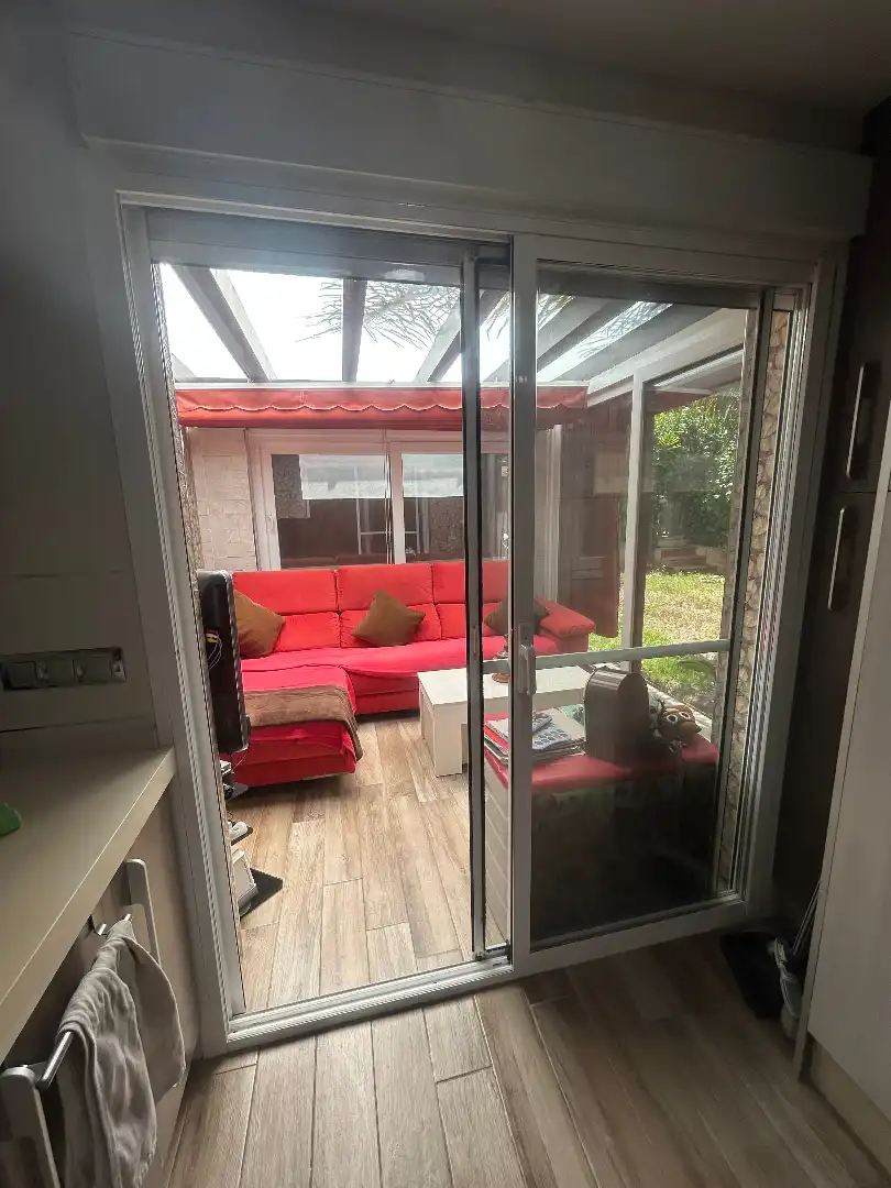 Terrasse von Einfamilien-Reihenhaus zum Verkauf in Alhaurín de la Torre mit Klimaanlage, Privatgarten und Terrasse