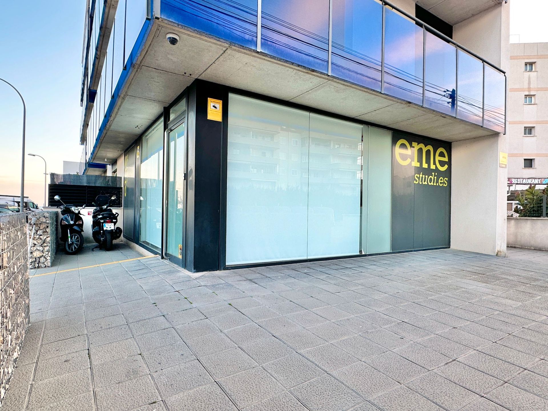 Außenansicht von Geschaftsraum zum verkauf in Cunit mit Klimaanlage und Terrasse
