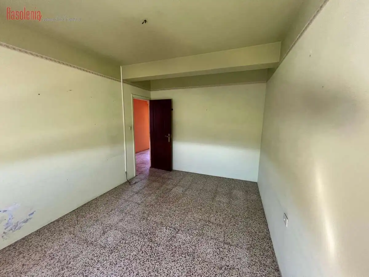 Wohnung zum Verkauf in Coristanco mit Terrasse und Abstellraum