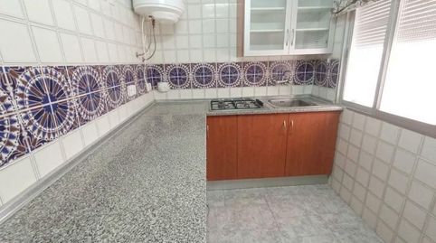Foto 2 de Piso en venta en Calle Moreno Nieto, Parque Victoria Eugenia, Málaga Capital
