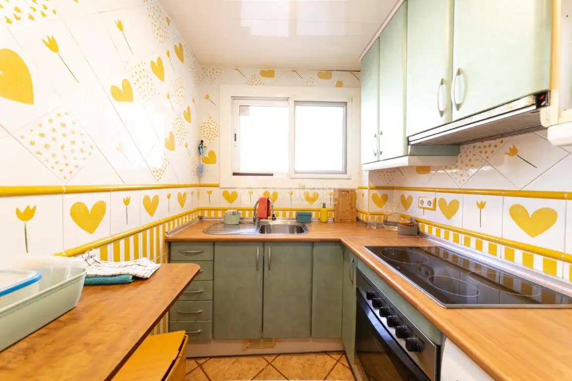 Kitchen of Flat for sale in Calafell  with Heating and Balcony