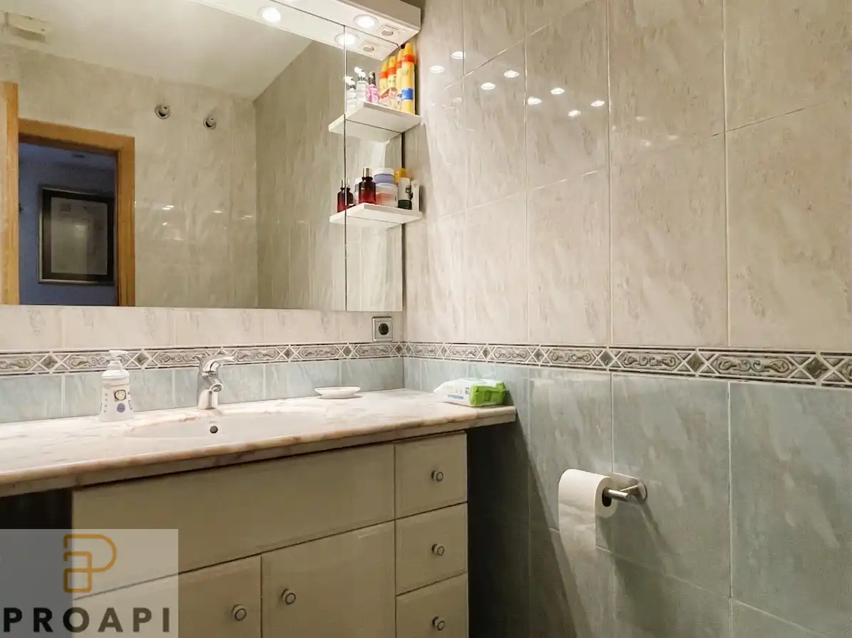 Baño de Casa o chalet en venta en Girona con Aire acondicionado, Calefacción y Jardín privado