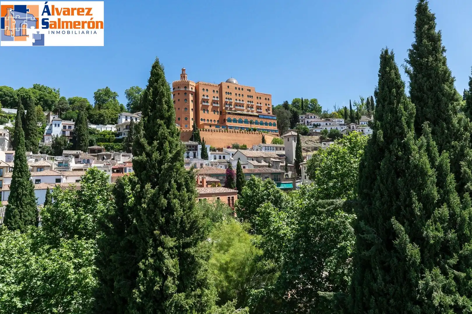 Vista exterior de Piso en venta en Granada con Aire acondicionado, Calefacción y Terraza