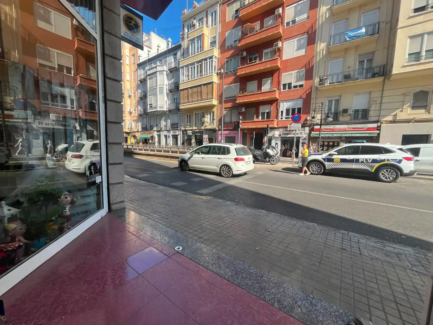 Vista exterior de Local de lloguer en Valencia
