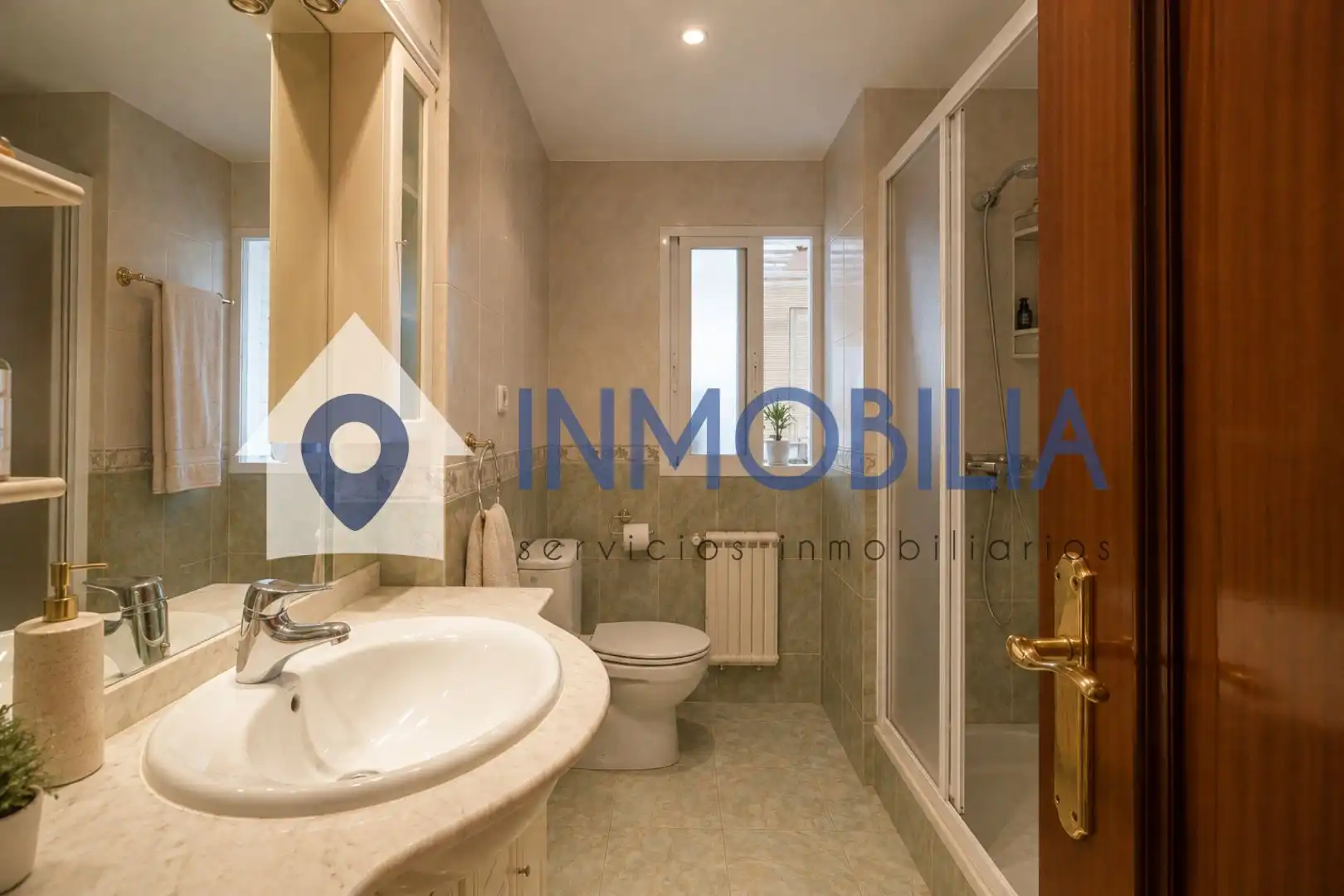 Badezimmer von Wohnung zum Verkauf in Madrid mit Klimaanlage, Heizung und Terrasse