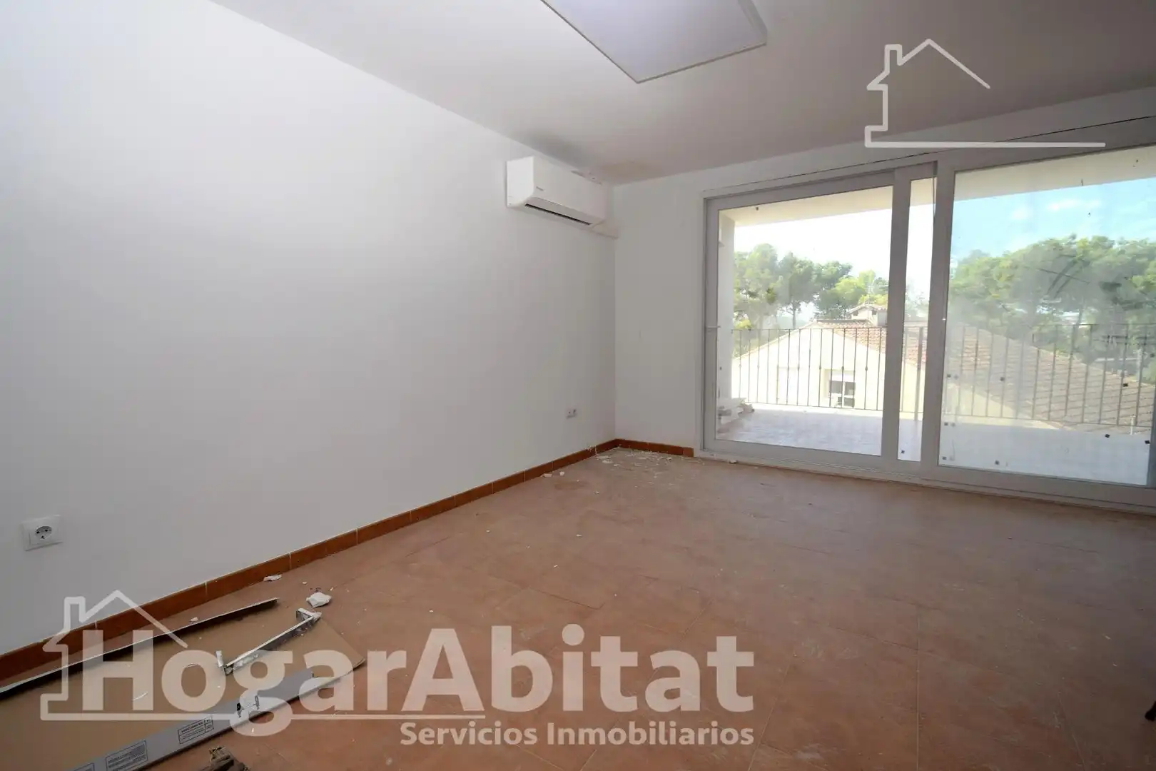 Dormitori de Casa o xalet en venda en Chiva amb Aire condicionat, Calefacció i Jardí privat