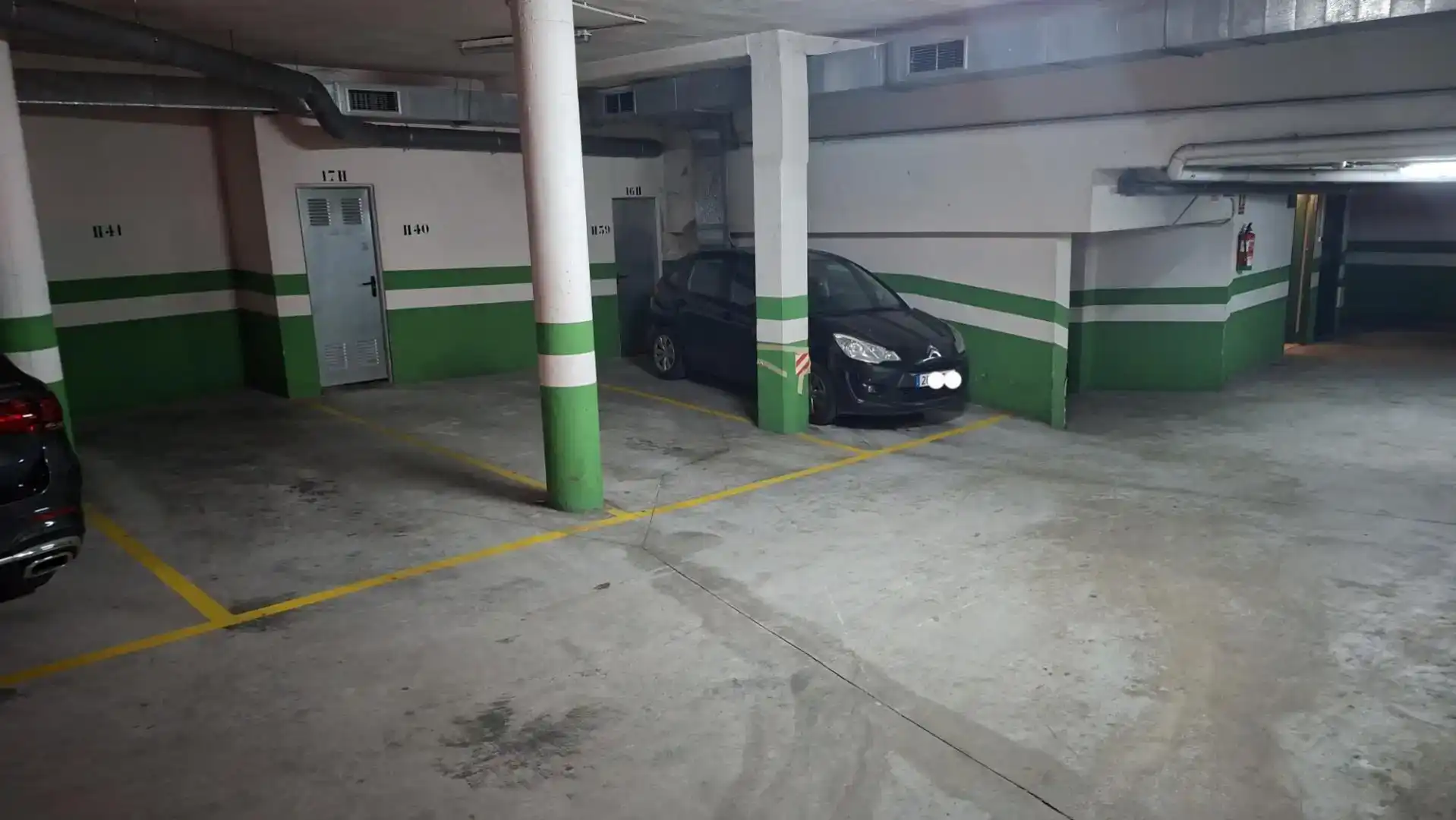 Aparcament de Pis en venda en Ourense Capital  amb Balcó