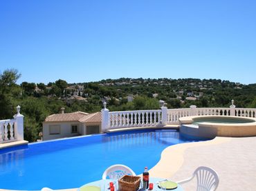 Detached house with balcony for sale in La Granadella  - Costa Nova
