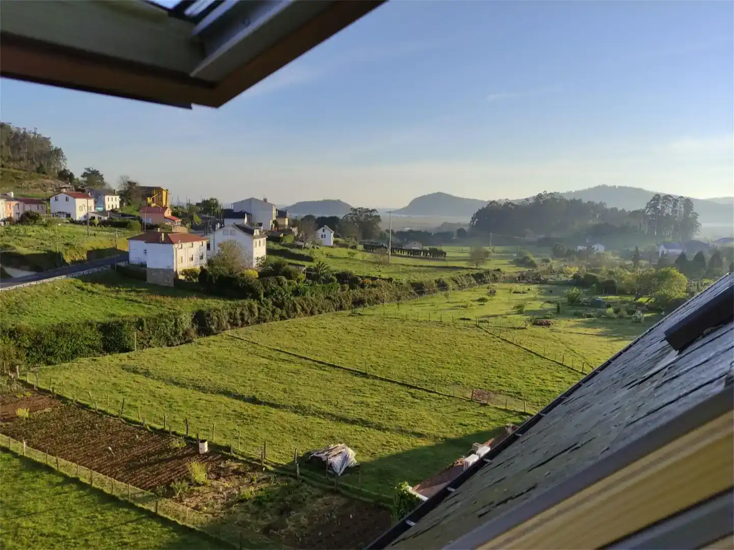 Vista exterior de Àtic en venda en Ortigueira amb Parquet, Traster i Moblat