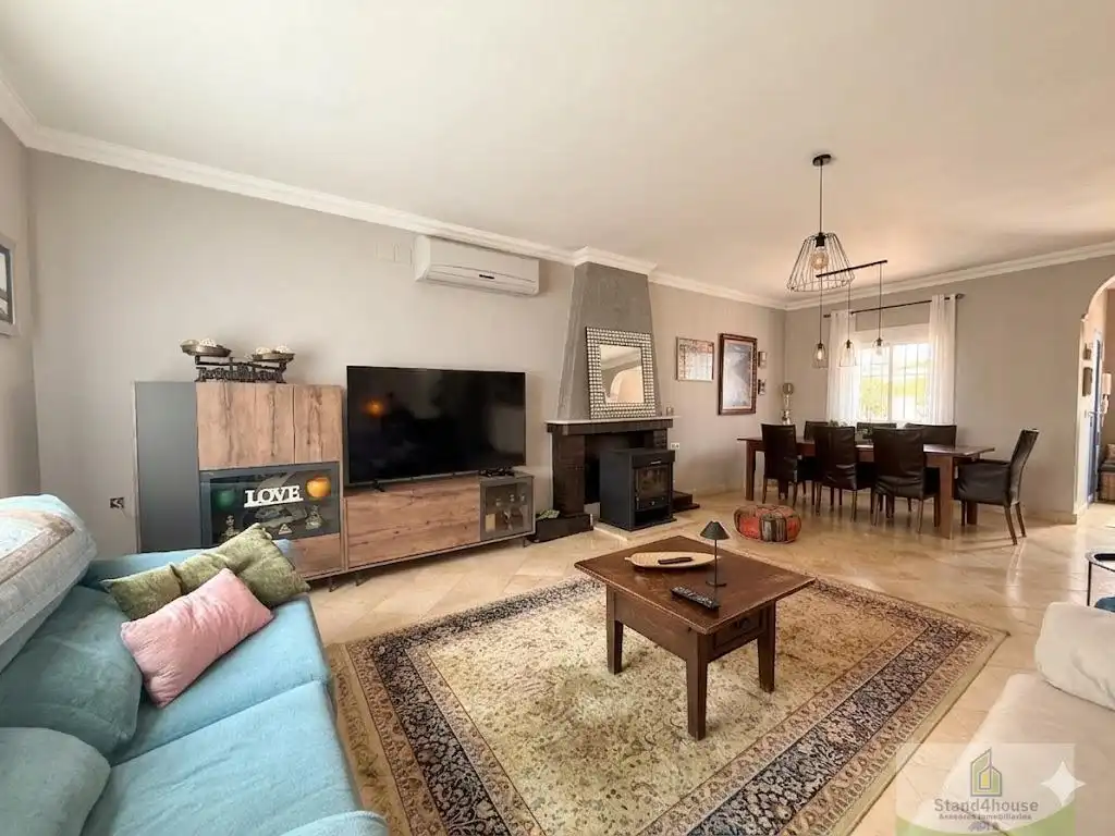 Sala de estar de Casa o chalet en venta en Hinojos con Aire acondicionado, Calefacción y Terraza