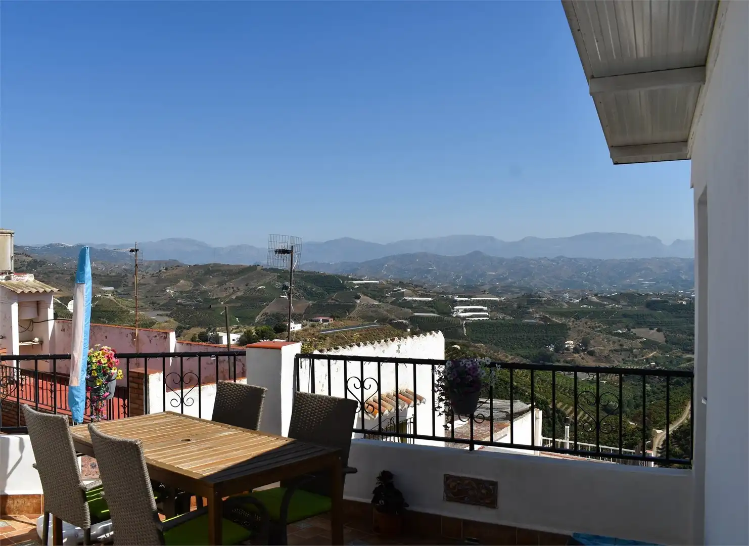 Terraza de Casa o chalet en venta en Iznate con Amueblado