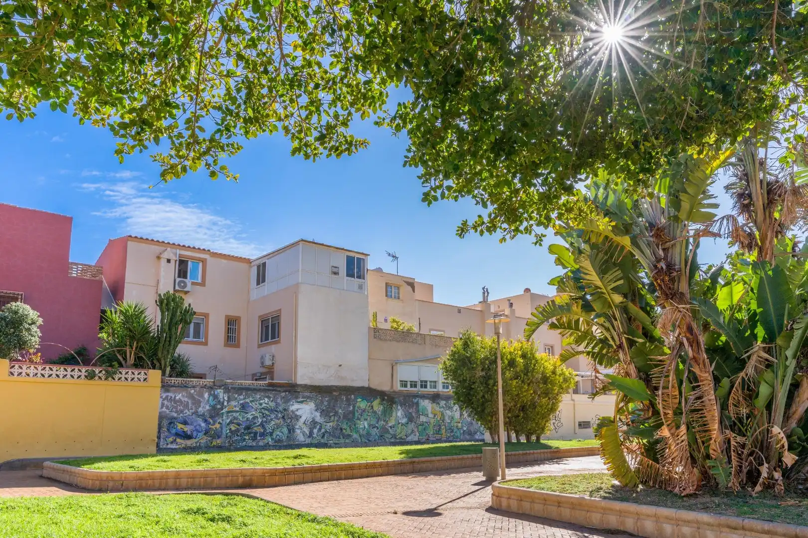Vista exterior de Casa o chalet en venta en Almería con Aire acondicionado y Trastero