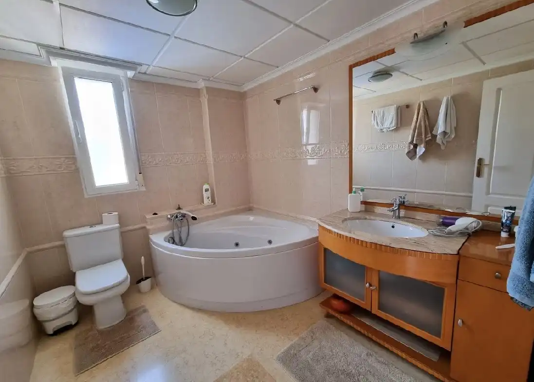 Baño de Casa o chalet en venta en Guardamar del Segura con Aire acondicionado, Calefacción y Terraza