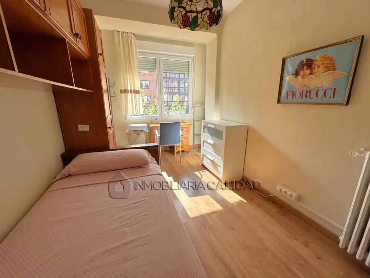 Habitación de Piso de alquiler en Burgos con Calefacción y Amueblado
