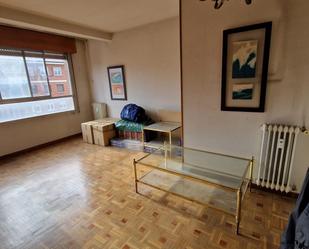 Living room of Flat for sale in  Madrid Capital  with Heating, Parquet flooring and Terrace