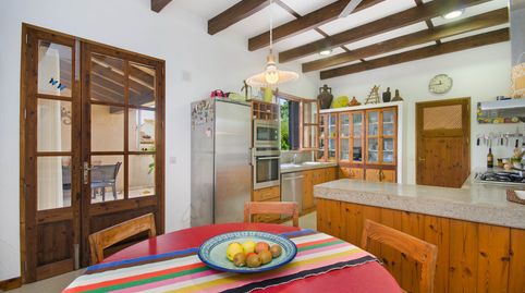 Casa de pueblo reformada en estilo mallorquín moderno con gran garaje y jardín, image 4