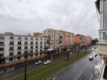 Pis amb balcó en venda a Centro